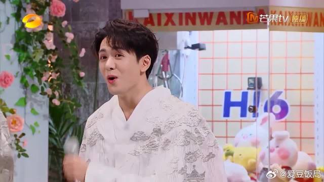 曾舜晞眼睛太大，李雪琴杨迪都以为他在和自己对视！