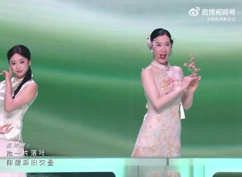 温峥嵘老师小考时候的表现和今天舞台对比已经进步很多了！