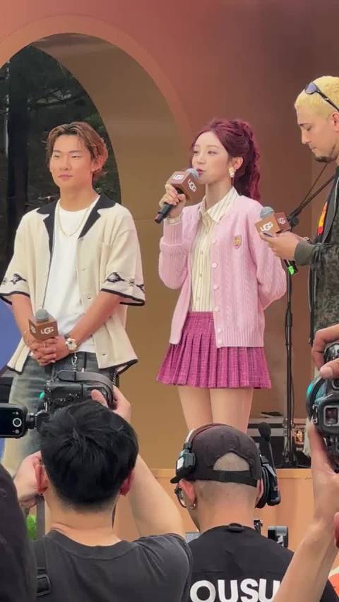 宋雨琦与苏翊鸣共同现身成都里出席活动，两人同框观看表演，梦幻联动