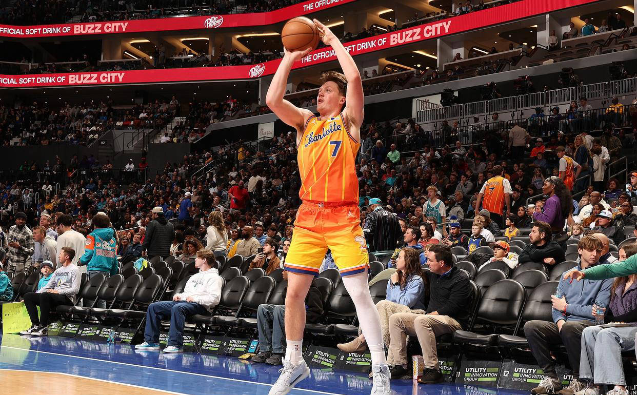 克努佩尔三分球命中数升至NBA新秀历史第二！谢泼德该以他为标杆？