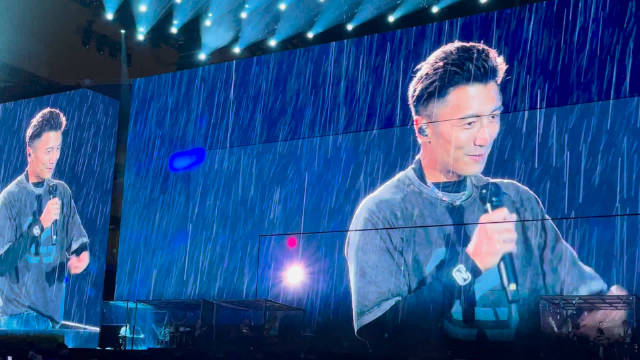 谢霆锋演唱《香水》下雨版引观众共鸣