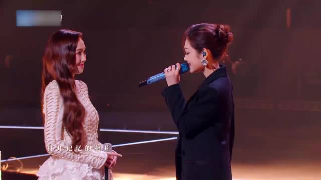 郑秀妍、希林演唱《靠近》，温柔甜声，张碧晨直呼要命