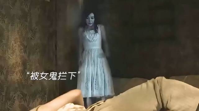因为亲眼目睹母亲跳楼，男孩长大成为驱魔师