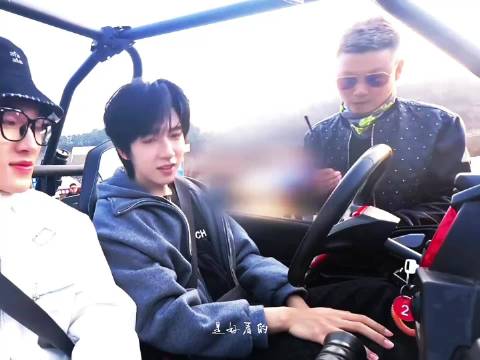 全是大实话 二十多辆车：ss 百亿富翁=向太 哈哈哈哈