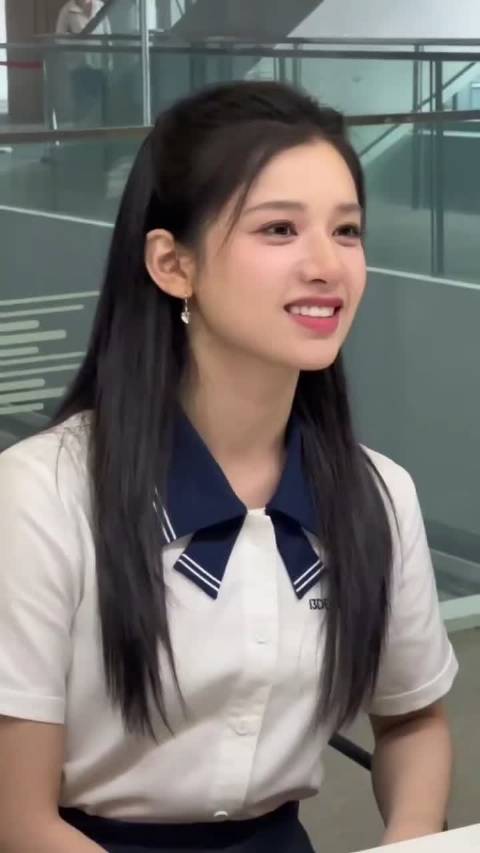 张婧仪这个简单的公主头好好看