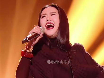 谭维维献唱飞向那太阳，高音震撼全场