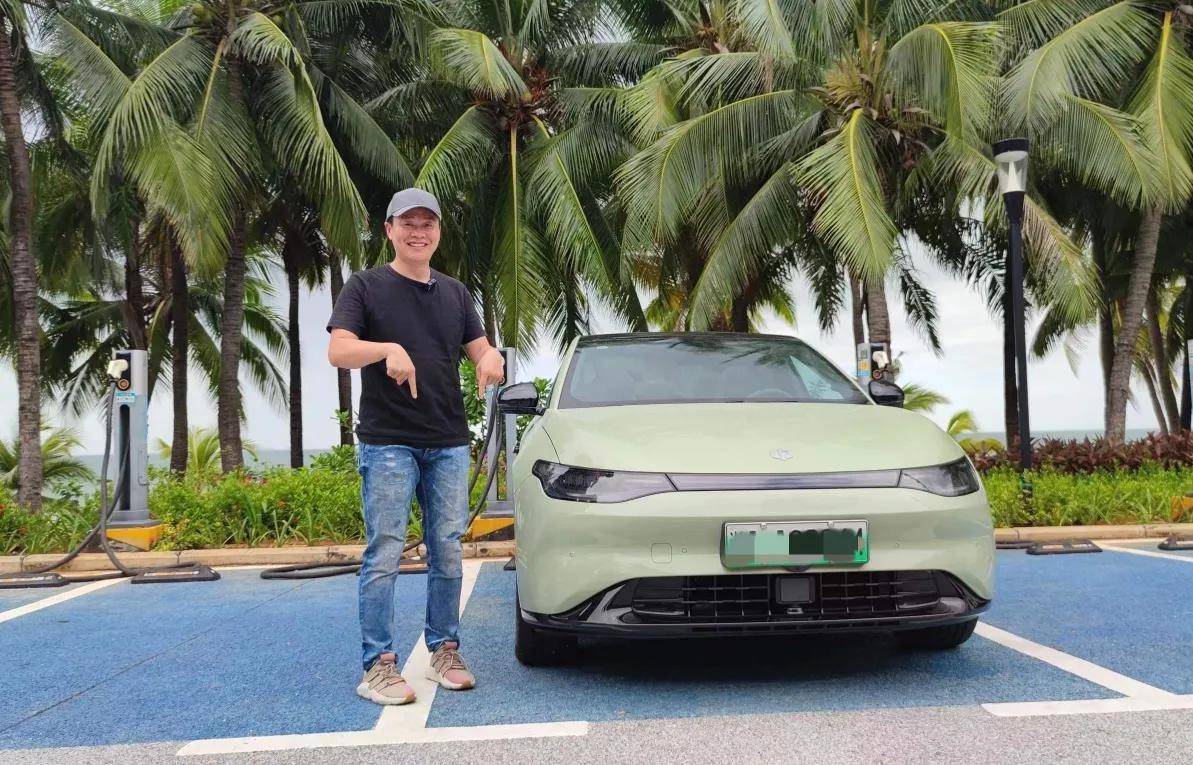 有人说：纯电动车只能跑标称续航的一半，是真还是假？