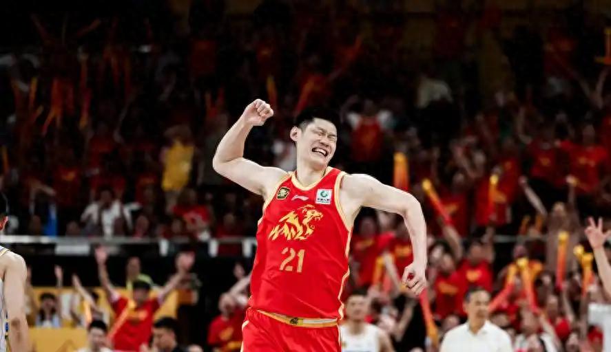 广东首钢0人入选，媒体：MVP排名前3，胡金秋李弘权贺希宁