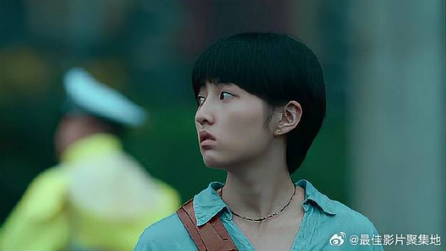 父母意外车祸去世 女儿赶往现场，交警一句话太扎心