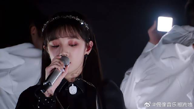 20岁女歌手里就服宋雨琦！把舞台唱出MV质感，实力派！