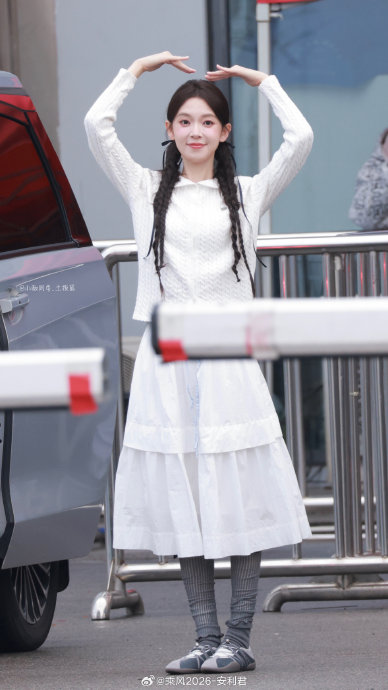 陈瑶《乘风2026》：从十年“瑶妹”到自信“姐姐”的温柔蜕变