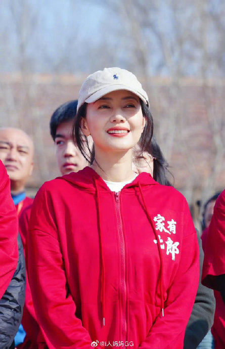 高圆圆放风筝跑丢鞋！《家有七郎》潍坊拍摄趣事全揭秘