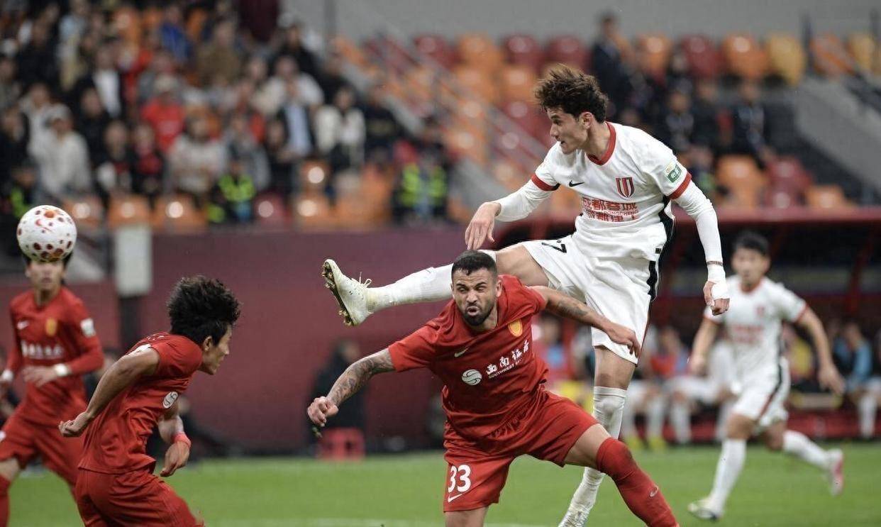 中超疯狂一夜：山东泰山0-4惨败，成都蓉城3-3，西海岸1-0，河南1-1