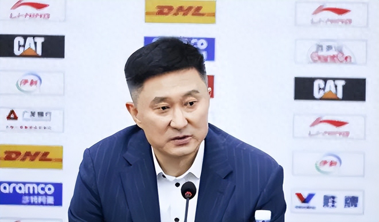 广东对阵广厦怎么打，是否引进大外援？杜锋一五一十作出了回答