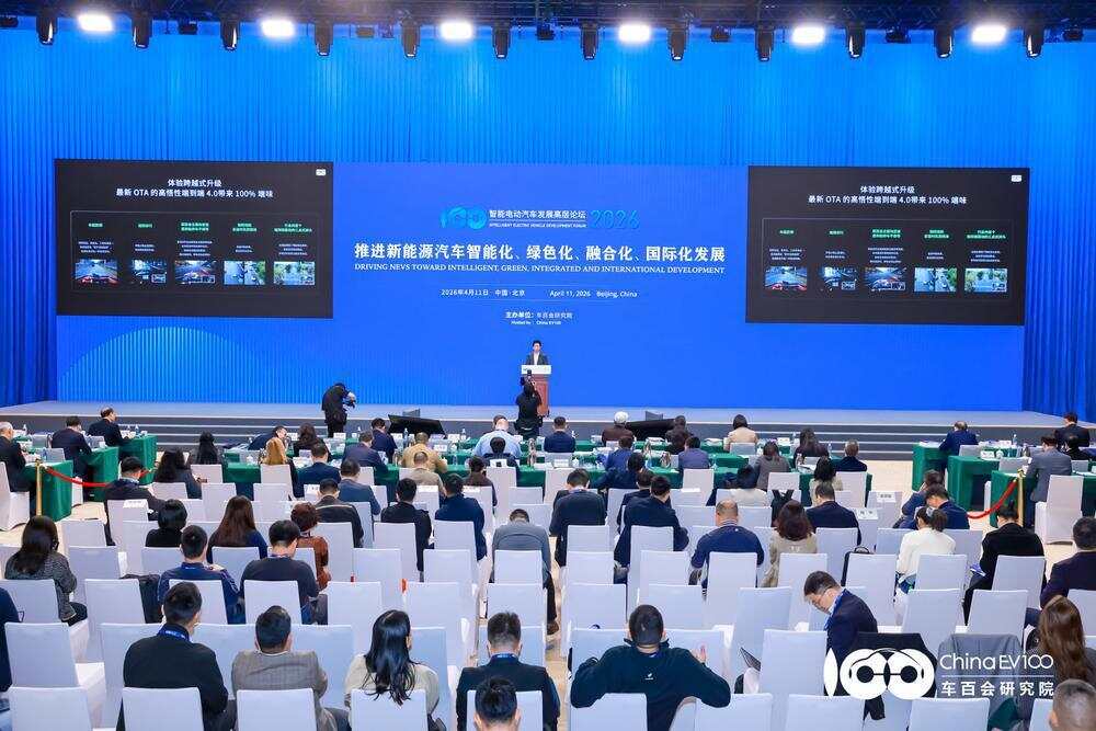 卓驭科技CEO沈劭劼：智驾公司要么转型移动物理AI，要么出局
