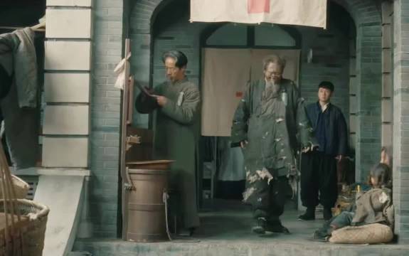 花光积蓄卖船票迎太爷回归，万福视二人为家人