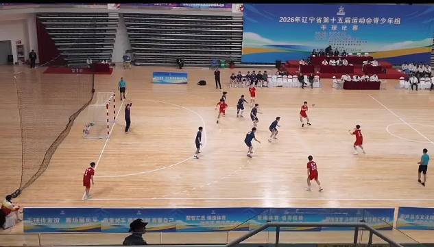 沈阳队13号球员打球风格酷似篮球郭艾伦