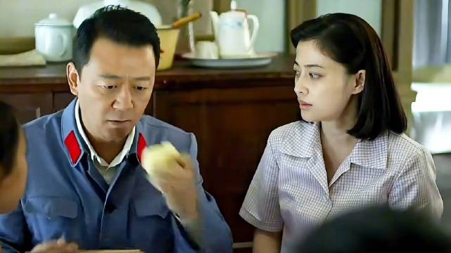 儿子为了当兵闹绝食，最终父亲不得不妥协，孩子永远是父母的软肋！