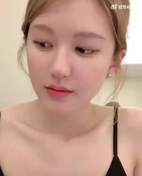 “赵露思被问怎么入行的”