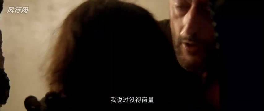 里昂推开玛蒂尔达未果，冷酷杀手展现温柔时刻