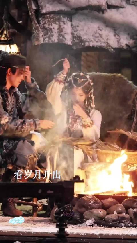 鞠婧祎《月鳞绮纪》即兴表演片段曝光，深情告白一镜到底