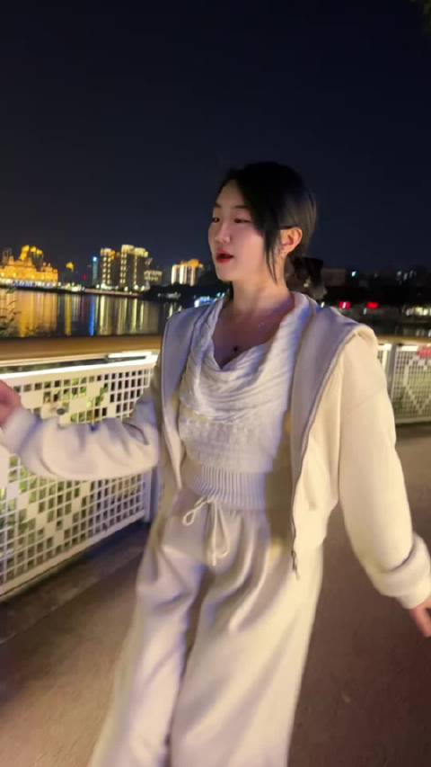再忙也要舞起来乔乔爱跳舞