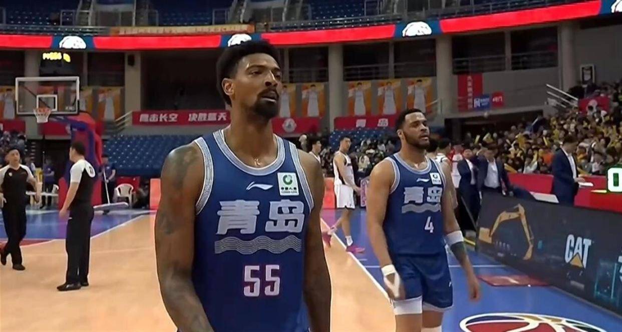 青岛男篮主教练刘维伟赛后彻底爆发了:韦瑟斯庞总是情绪这么大，天天哄是一件特别累的事情!_比赛_广厦_广东