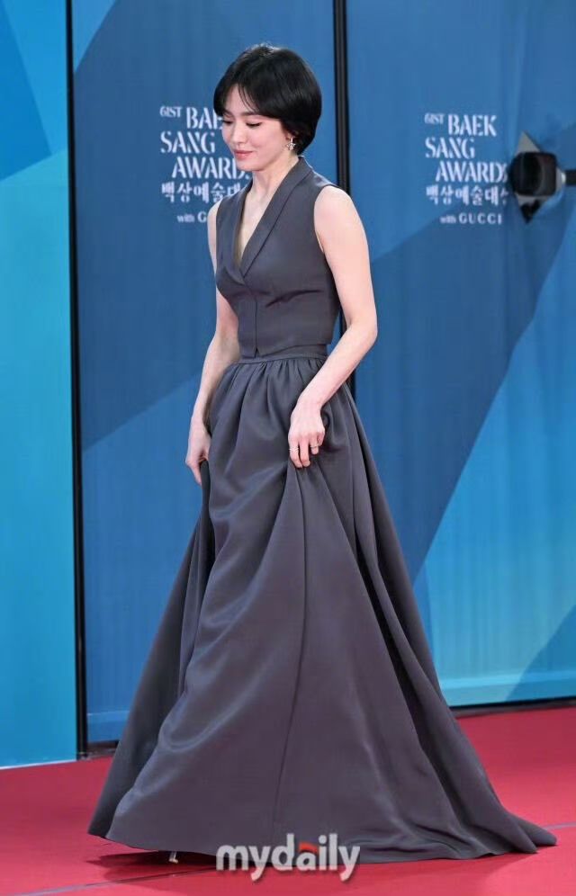 宋慧乔短发好美，获百想影后提名，离婚6年后女王归来