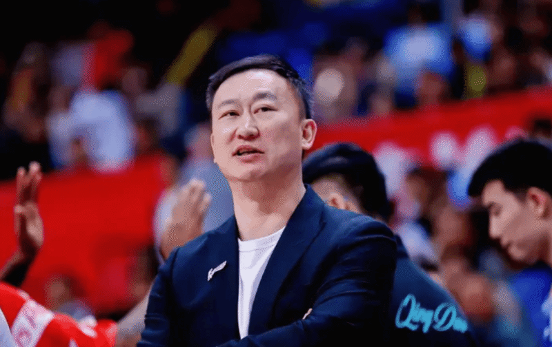 刘维伟:韦瑟斯庞去年&今年都闹情绪,天天哄&多想自己问题