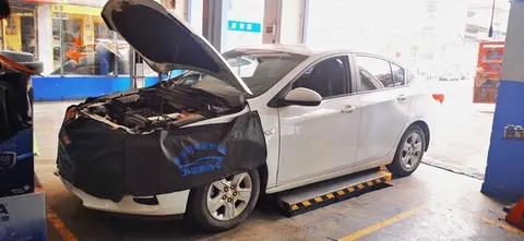 雪佛兰科鲁泽更换机脚全攻略:从故障判断到实操指南