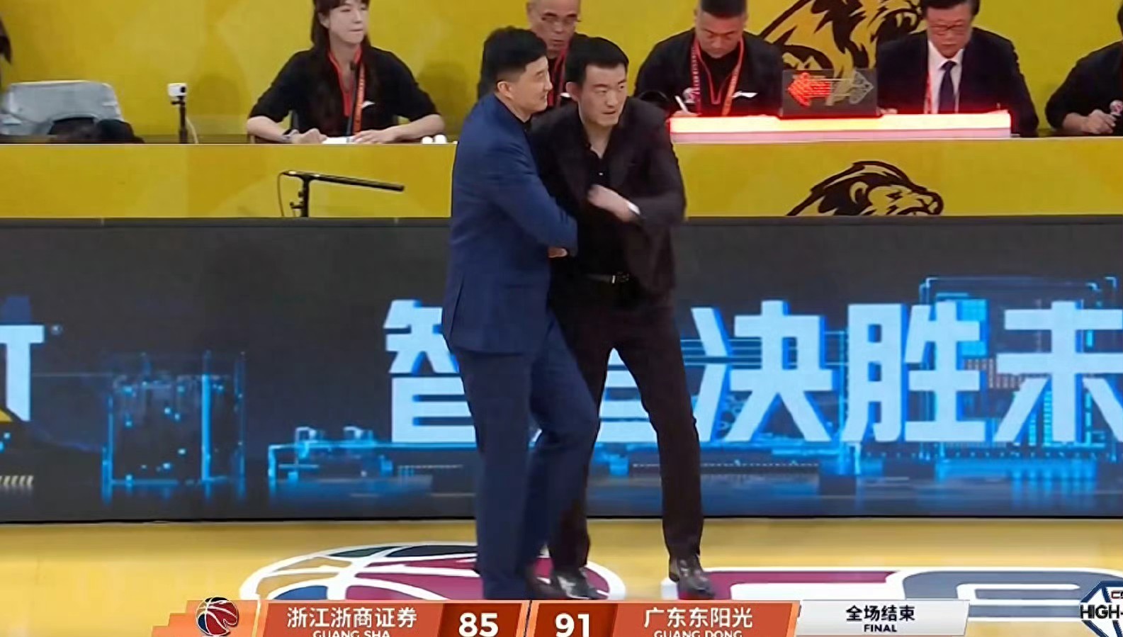广厦85-91广东！无奈的不是输球，是赛后胡金秋一番话，心气没了
