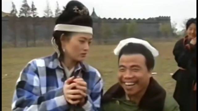 98版《水浒传》拍摄花絮，以前从来没看过，戏外的潘金莲更漂亮