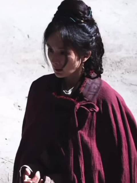 杨幂江山大同新造型路透，粗木麻衣素雅出镜