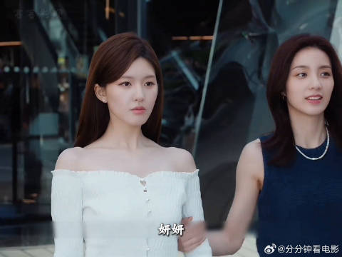 她虚构人生六亲不认，可当了解完她的来时路，你便只会心疼！