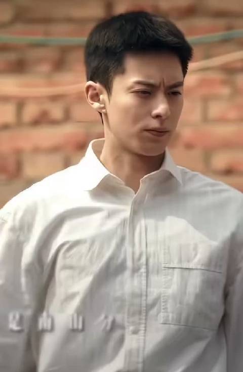 我是南山分局刑警队的冉方旭，我破案不是为 了立功