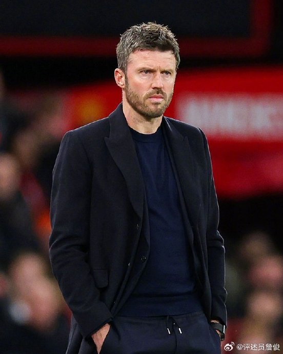 45年主场金身告破！曼联爆冷1-2利兹联，红魔球迷炸锅了