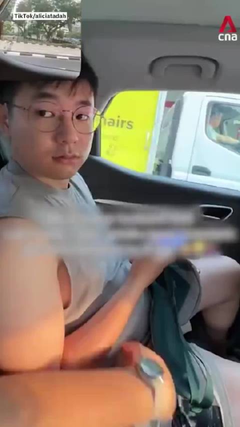 新加坡司机因拒说英语被停职