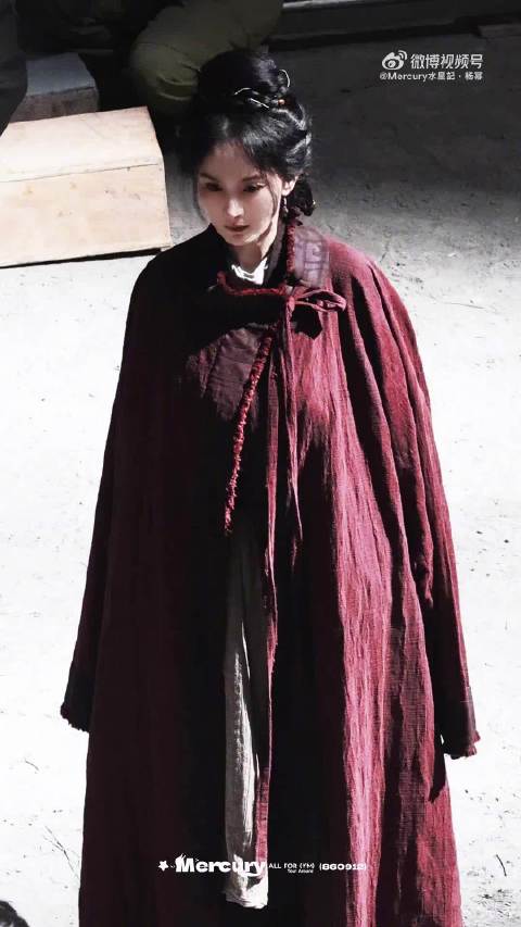 杨幂《江山大同》最新路透，好素好美的冯湮儿 （cr.logo）