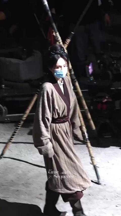 杨幂《江山大同》新造型路透，很朴素但是也挺好看的
