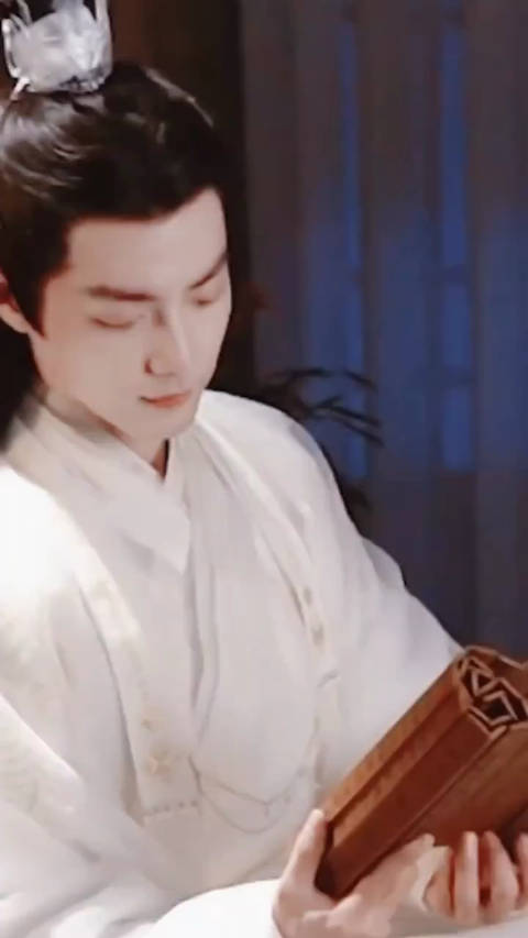 xz肖战玉骨遥 啊啊啊啊，眉目如画，宝贝真好看！@肖战 cr小月亮