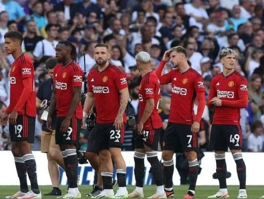 曼联利兹联近况大比拼，红魔主场优势明显或小胜