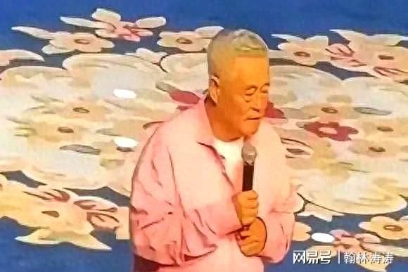 赵本山带外孙海边教唱二人转!离异后守护全家,祖孙互动太暖