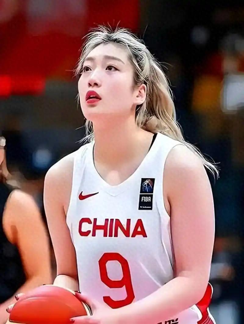 李梦无缘，宫鲁鸣：集训18人还会调整，确保球员更好状态的备战