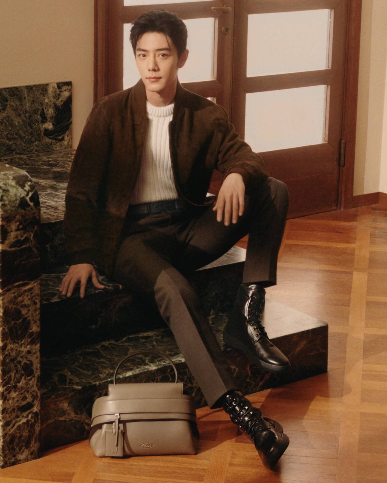 TOD’S呈现2025秋冬广告大片,全球品牌代言人肖战领衔出镜,于Villa Borsani诠释意式生活美学
