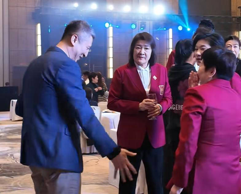 郭士强大方承认抢断富永启生：坦言是“我手上碰到了，他运球幅度有点大”