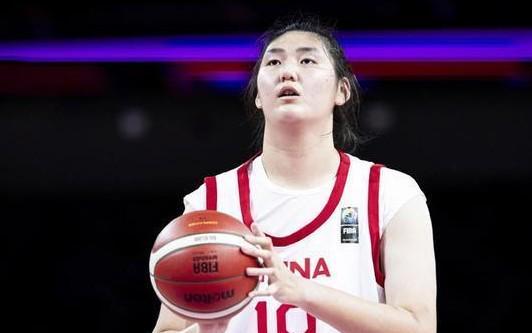 中国女篮举办短训营，张子宇首次入选中国女篮集训名单