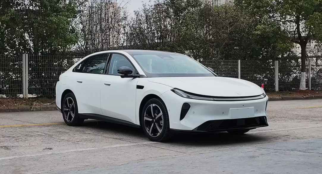 北汽极狐 S3 汽车将于 4 月 24 日北京车展上市
