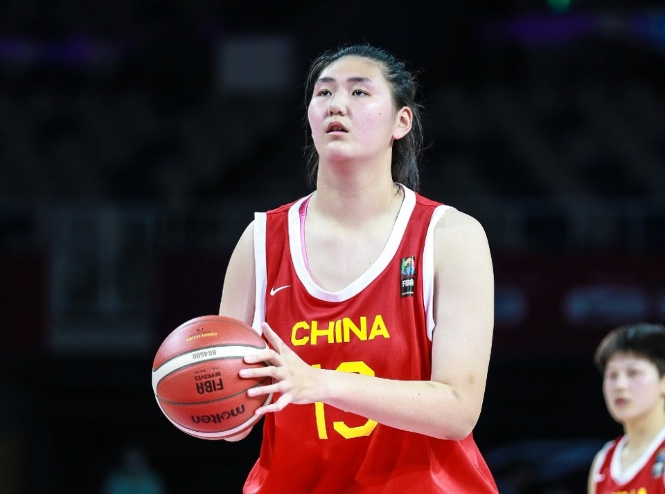 美国选秀媒体预测张子宇将成为2027年WNBA榜眼