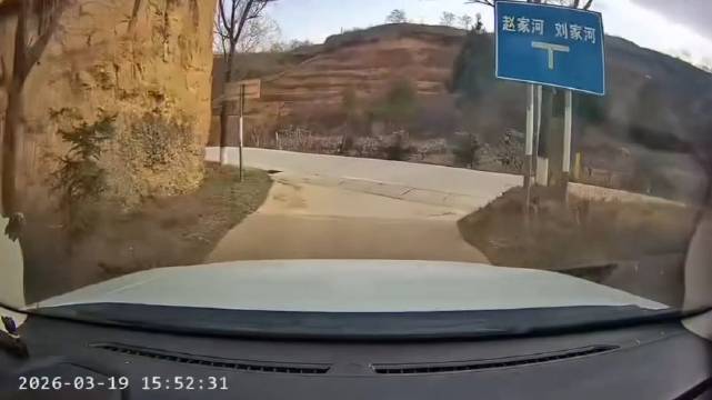 视频车鸣笛无反馈,司机如何避免被撞