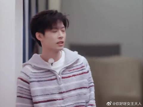 小新和奥丽坦白选戒指是因为恩恩，我的恩新这么好，千万不要虐啊，我扛不住